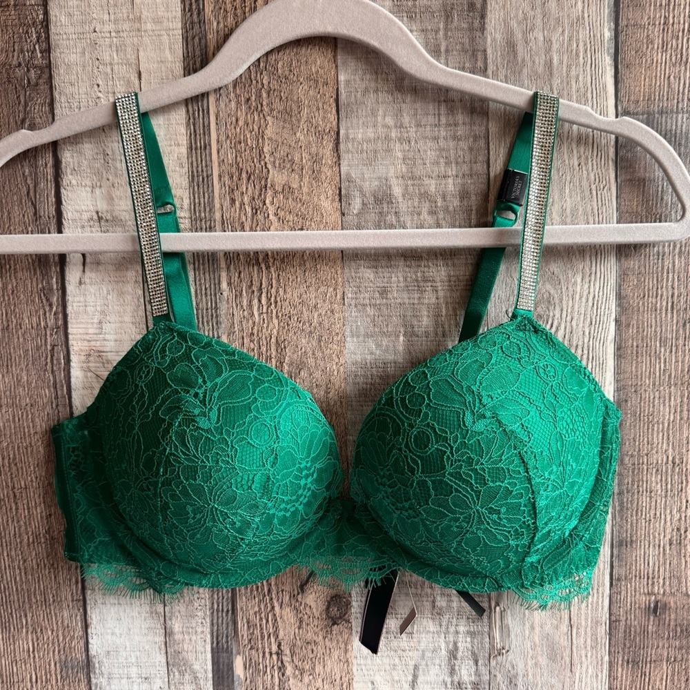 NWT Victoria’s Secret Very Sexy Lace Shine Strap Plunge Push Up Bra 36C